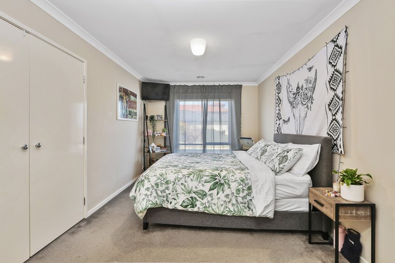 Photo - 62 Eastlakes Boulevard, Lara VIC 3212 - Image 9