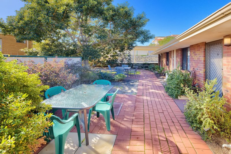 Photo - 6/2 Edgehill Street, Scarborough WA 6019 - Image 4