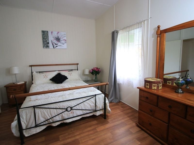 Photo - 62 Eighth St , Home Hill QLD 4806 - Image 3