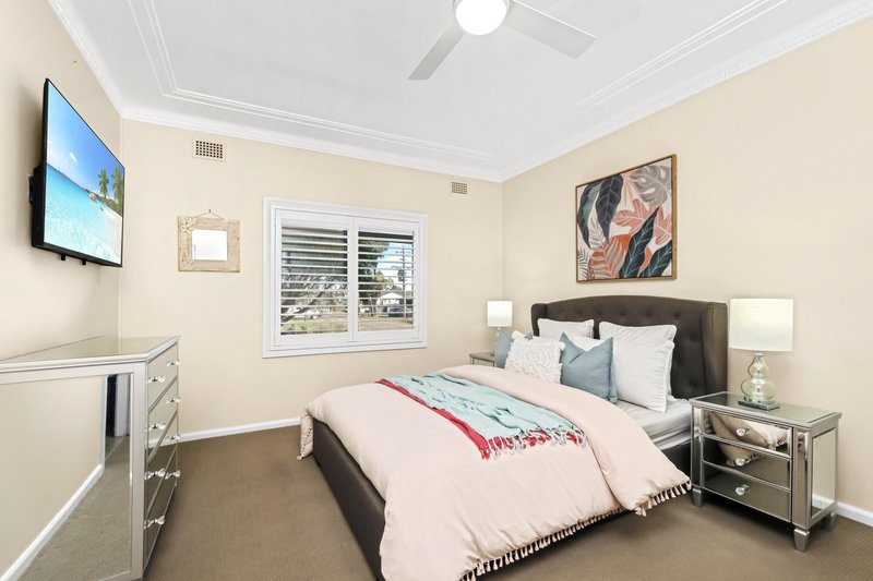 Photo - 62 Emora Avenue, Davistown NSW 2251 - Image 6