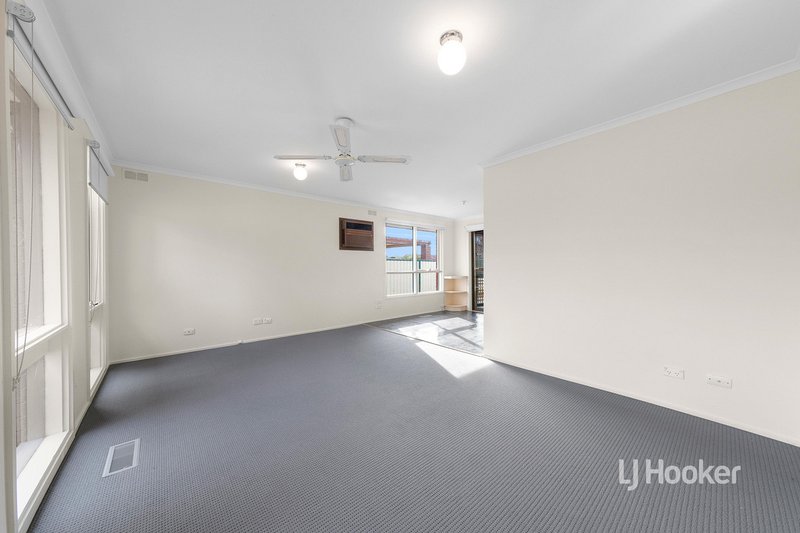 Photo - 62 Feathertop Drive, Wyndham Vale VIC 3024 - Image 5