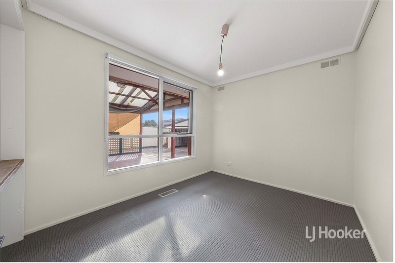 Photo - 62 Feathertop Drive, Wyndham Vale VIC 3024 - Image 15