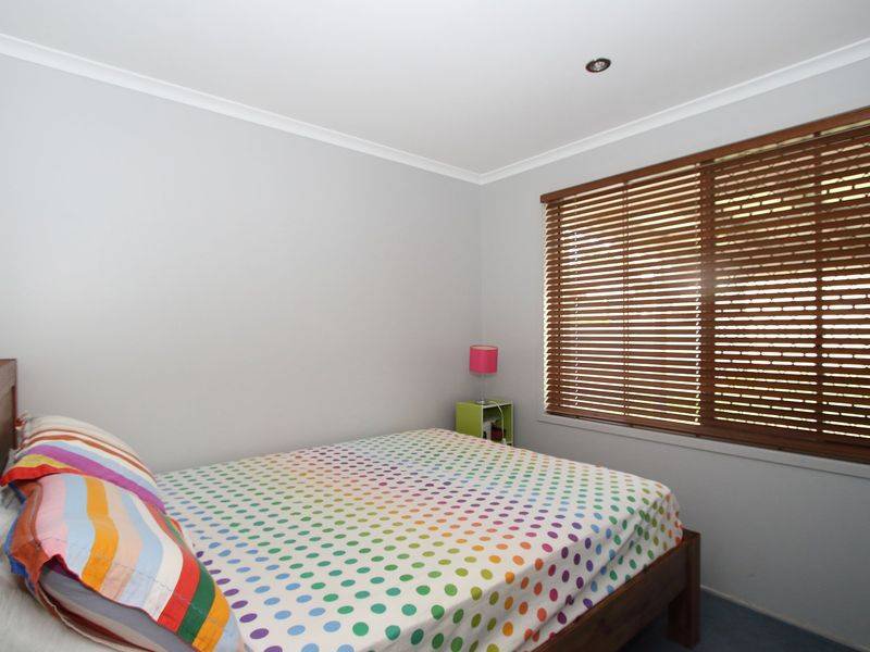 Photo - 62 Federation Drive, Hillcrest QLD 4118 - Image 11