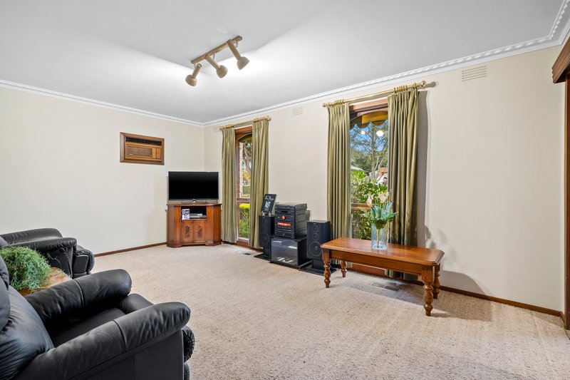 Photo - 62 Folkstone Crescent, Ferntree Gully VIC 3156 - Image 2