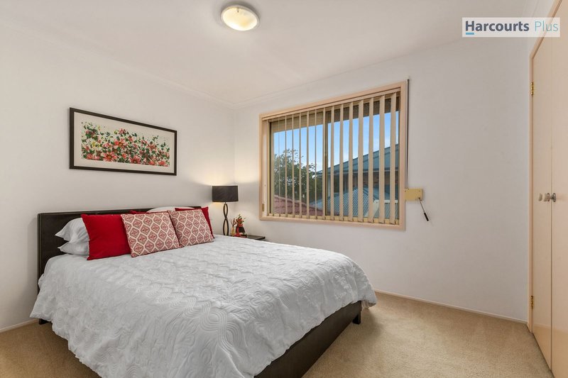 Photo - 62 Freebairn Drive, Hallett Cove SA 5158 - Image 11