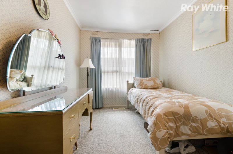 Photo - 62 Frudal Crescent, Knoxfield VIC 3180 - Image 5