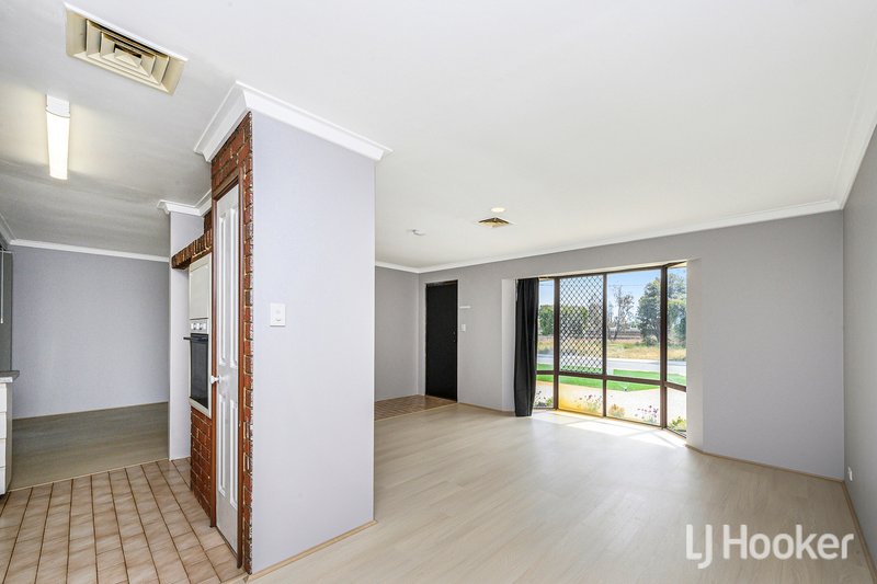 Photo - 62 Gibson Way, Beechboro WA 6063 - Image 6