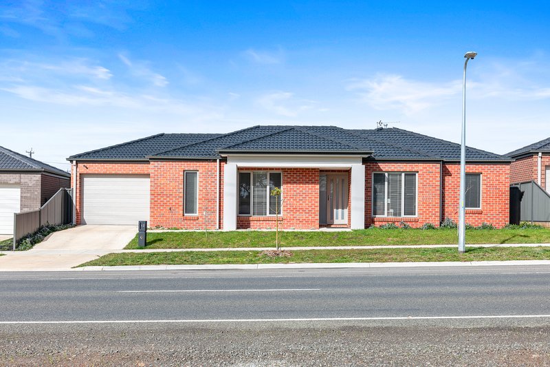 Photo - 62 Giot Drive, Wendouree VIC 3355 - Image 1