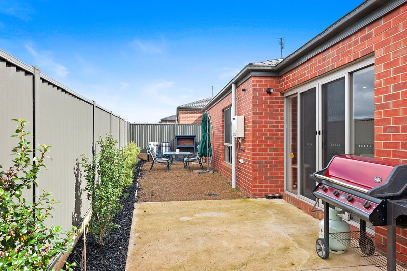 Photo - 62 Giot Drive, Wendouree VIC 3355 - Image 11