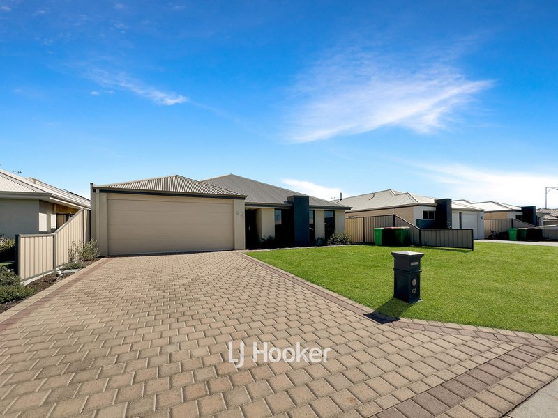 Photo - 62 Grandite Fairway, Australind WA 6233 - Image 2