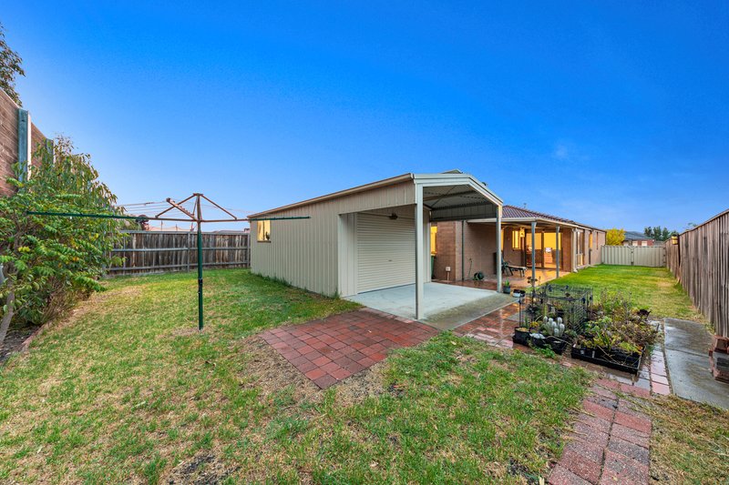 Photo - 62 Greendale Boulevard, Pakenham VIC 3810 - Image 16