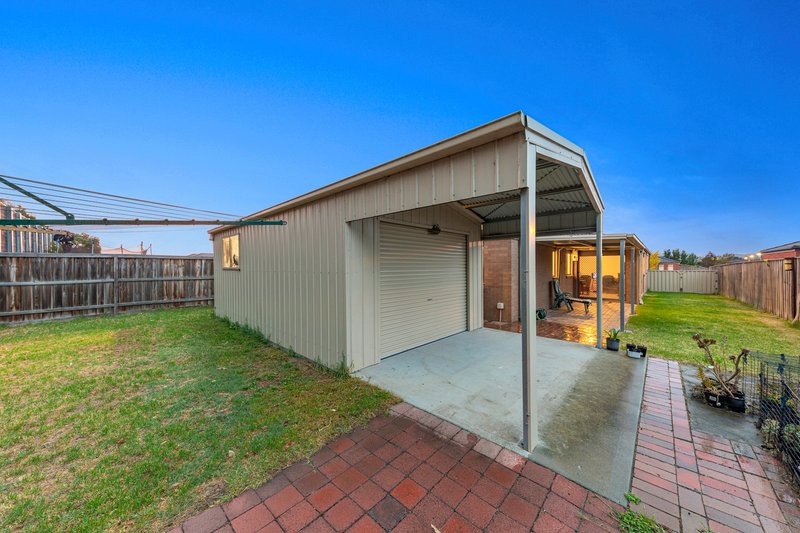 Photo - 62 Greendale Boulevard, Pakenham VIC 3810 - Image 17