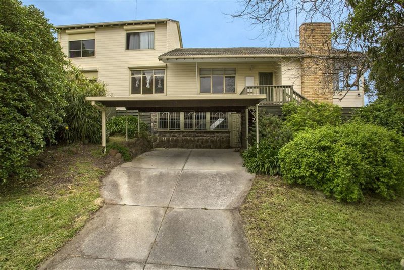 Photo - 62 Headingley Road, Mount Waverley VIC 3149 - Image 2