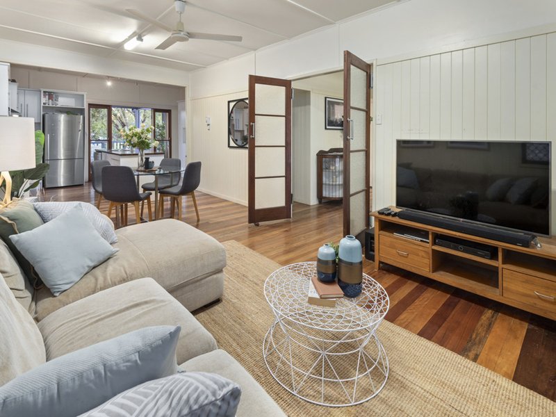 Photo - 62 Heliopolis Parade, Mitchelton QLD 4053 - Image 4