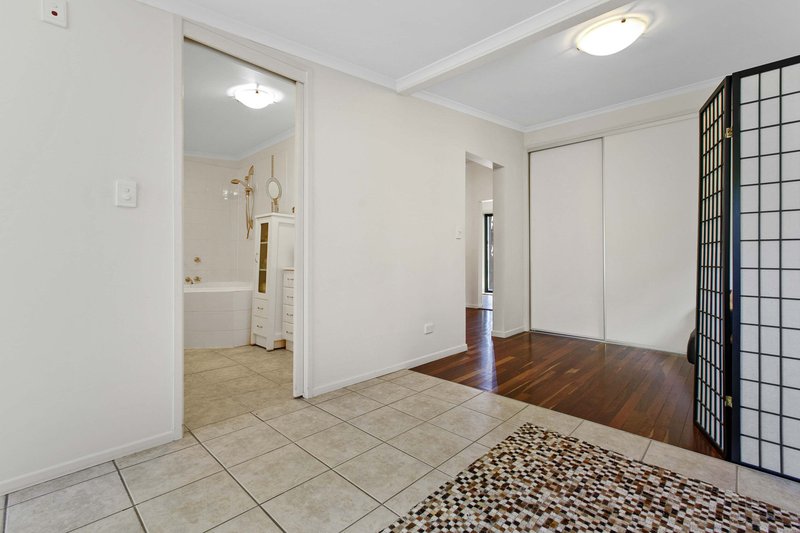 Photo - 62 Helsham Street, Point Vernon QLD 4655 - Image 7