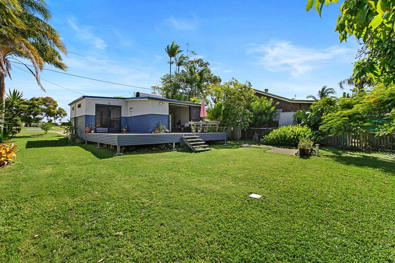 Photo - 62 Helsham Street, Point Vernon QLD 4655 - Image 20