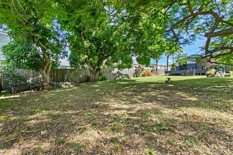 Photo - 62 Helsham Street, Point Vernon QLD 4655 - Image 21