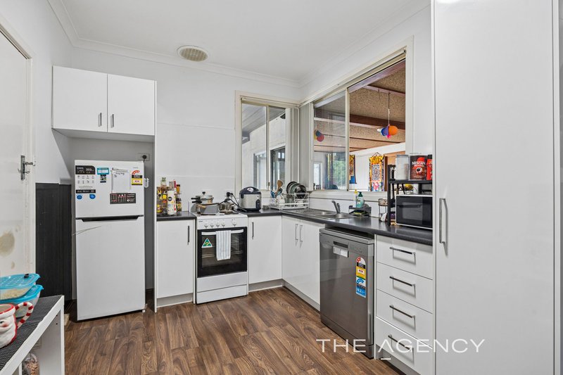 Photo - 62 Hepburn Way, Balga WA 6061 - Image 6