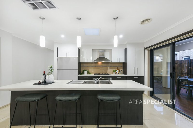 Photo - 62 Hidden Grove Boulevard, Keysborough VIC 3173 - Image 9