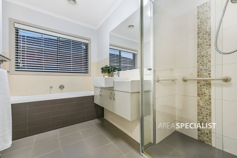 Photo - 62 Hidden Grove Boulevard, Keysborough VIC 3173 - Image 25