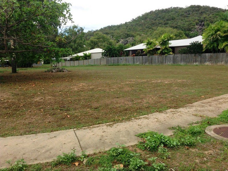 Photo - 62 Horseshoe Bay Road, Horseshoe Bay QLD 4819 - Image 1