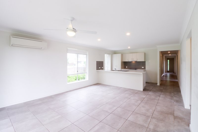 Photo - 62 Huntingdale Street, Leichhardt QLD 4305 - Image 3