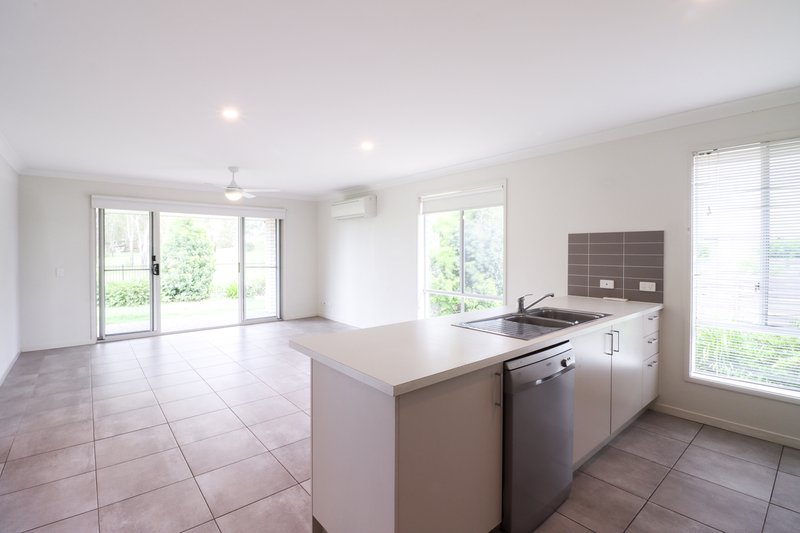 Photo - 62 Huntingdale Street, Leichhardt QLD 4305 - Image 5