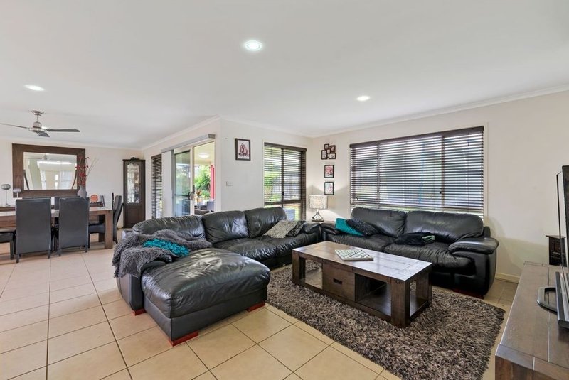 Photo - 62 Huntley Place, Caloundra West QLD 4551 - Image 4