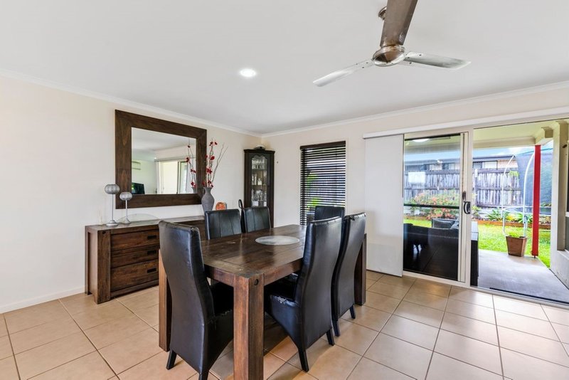 Photo - 62 Huntley Place, Caloundra West QLD 4551 - Image 4