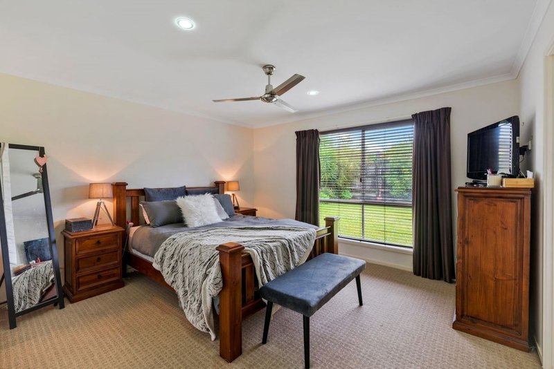 Photo - 62 Huntley Place, Caloundra West QLD 4551 - Image 6