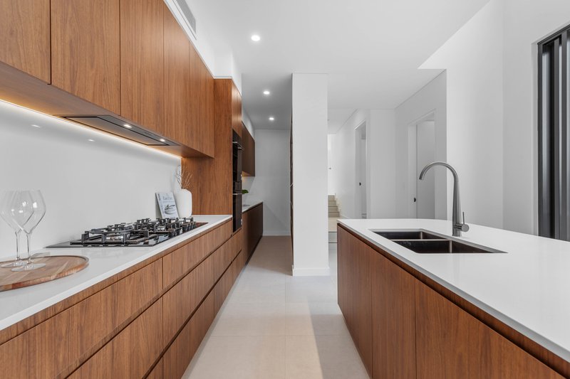 Photo - 62 Hurstville Road, Hurstville Grove NSW 2220 - Image 5