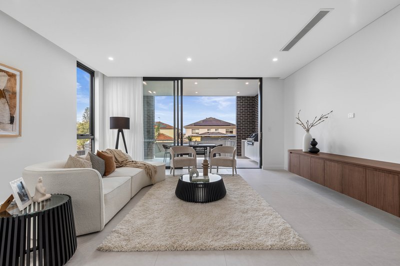Photo - 62 Hurstville Road, Hurstville Grove NSW 2220 - Image 8