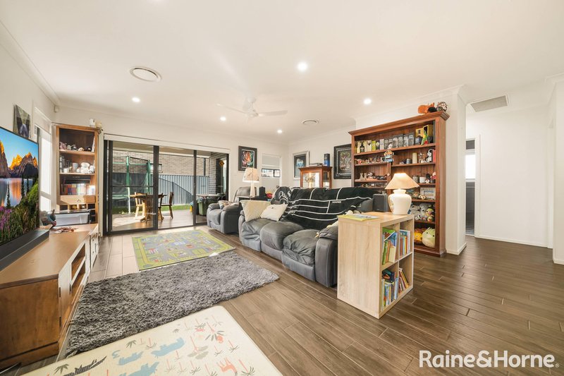 Photo - 62 Ingall Loop, Catherine Field NSW 2557 - Image 2