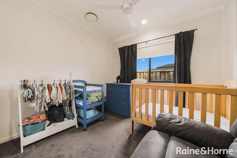 Photo - 62 Ingall Loop, Catherine Field NSW 2557 - Image 5