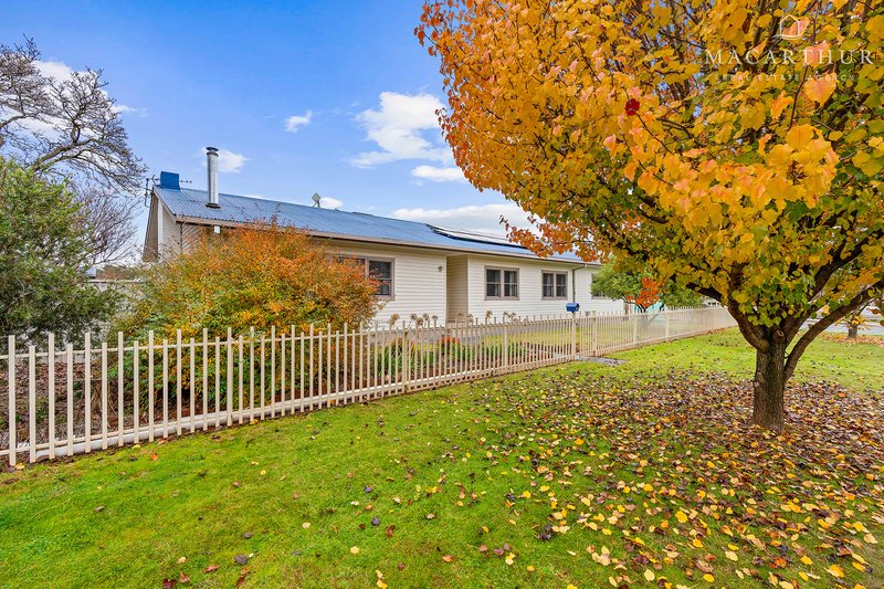 62 Inglis Street, Lake Albert NSW 2650