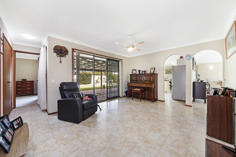 Photo - 62 K P Mcgrath Drive, Elanora QLD 4221 - Image 5