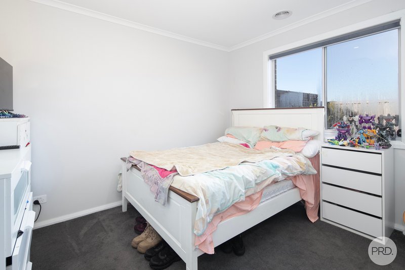 Photo - 62 Kensington Boulevard, Smythes Creek VIC 3351 - Image 9