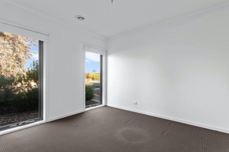 Photo - 62 Kerrabee Drive, Mernda VIC 3754 - Image 8