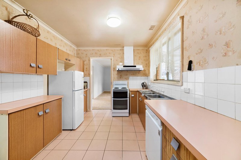 Photo - 62 Lambrigg Street, Farrer ACT 2607 - Image 6