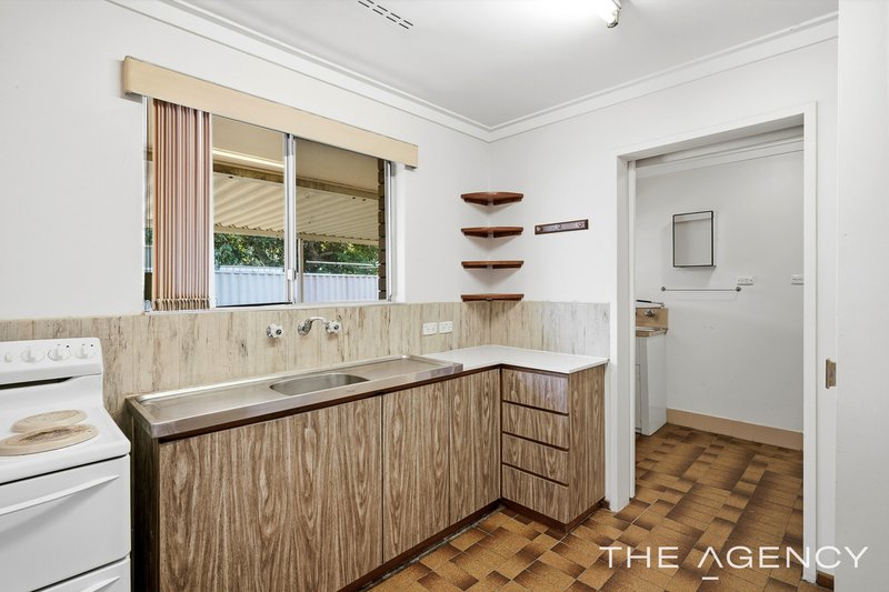 Photo - 62 Leighton Road, Halls Head WA 6210 - Image 9