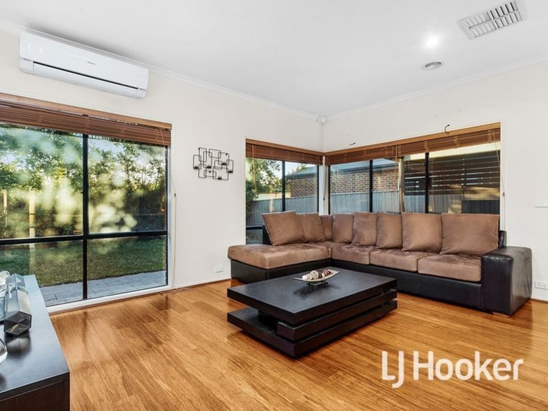 Photo - 62 Lennon Boulevard, Point Cook VIC 3030 - Image 6