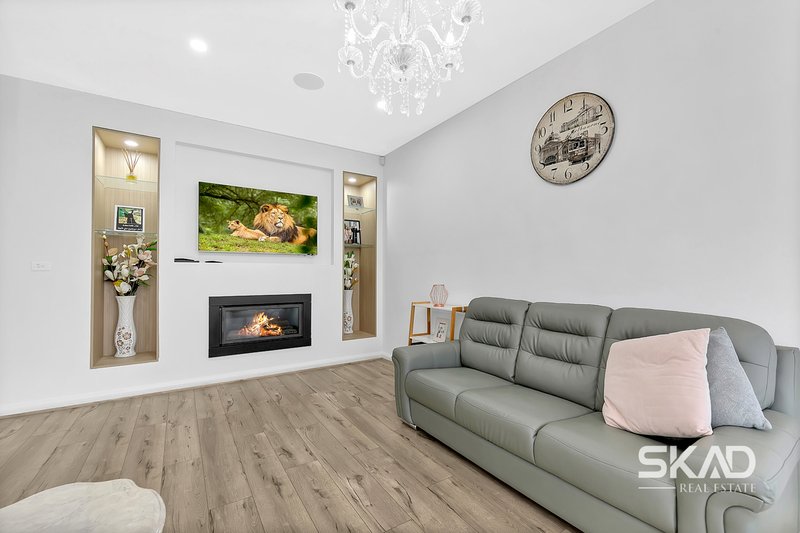 Photo - 62 Mackellar Drive, Roxburgh Park VIC 3064 - Image 21