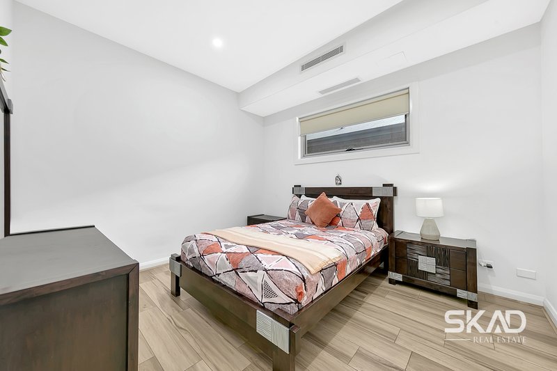 Photo - 62 Mackellar Drive, Roxburgh Park VIC 3064 - Image 25