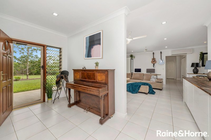 Photo - 62 Melrose Crescent, Kelso QLD 4815 - Image 3