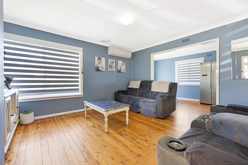 Photo - 62 Mountview Crescent, Tamworth NSW 2340 - Image 2