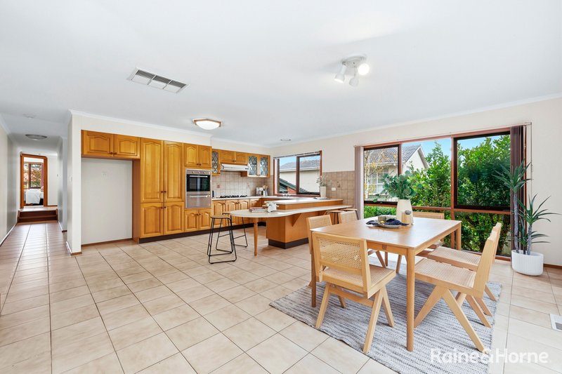 Photo - 62 Newlands Crescent, Doncaster East VIC 3109 - Image 5