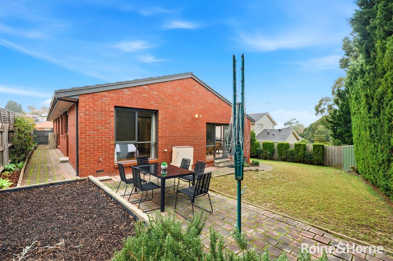 Photo - 62 Newlands Crescent, Doncaster East VIC 3109 - Image 8