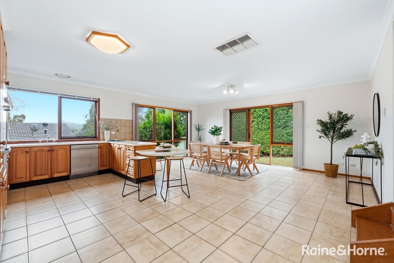 Photo - 62 Newlands Crescent, Doncaster East VIC 3109 - Image 9
