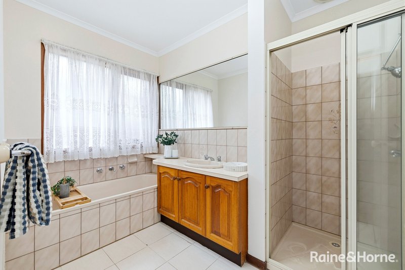 Photo - 62 Newlands Crescent, Doncaster East VIC 3109 - Image 16