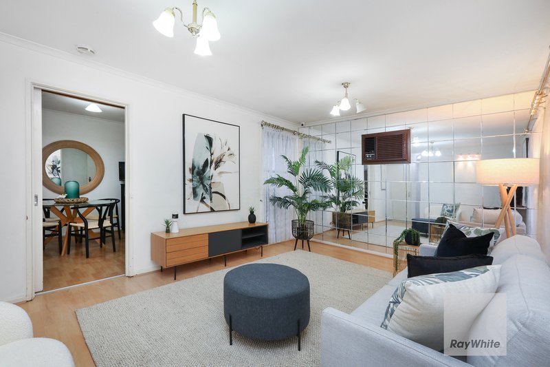 Photo - 62 North Circular Road, Gladstone Park VIC 3043 - Image 4